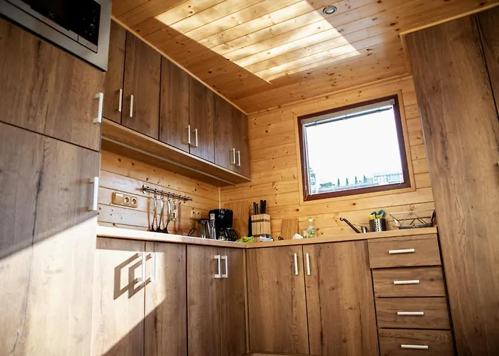 Houseboat Bonanza Botel *