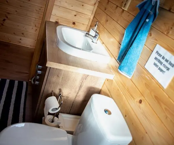 Houseboat Bonanza *